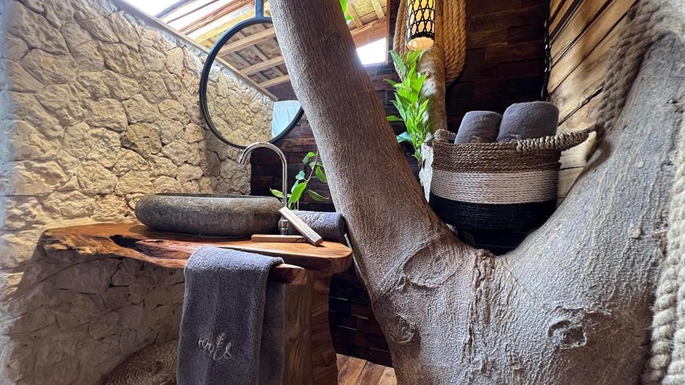 Roots Tree House Villa Uluwatu  Exterior photo