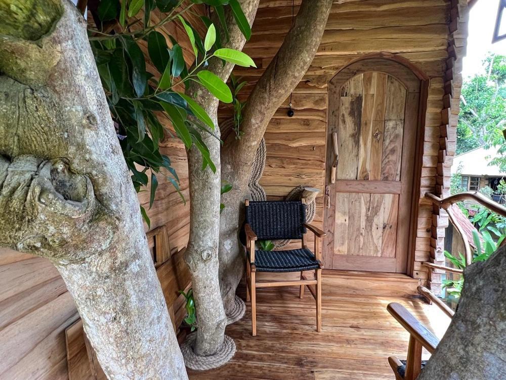 Roots Tree House Villa Uluwatu  Room photo